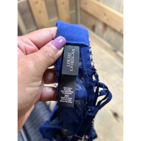 Victorias Secret Very Sexy Plunge Bra Blue Lace Strappy Detail Size 36C - Picture 6 of 8